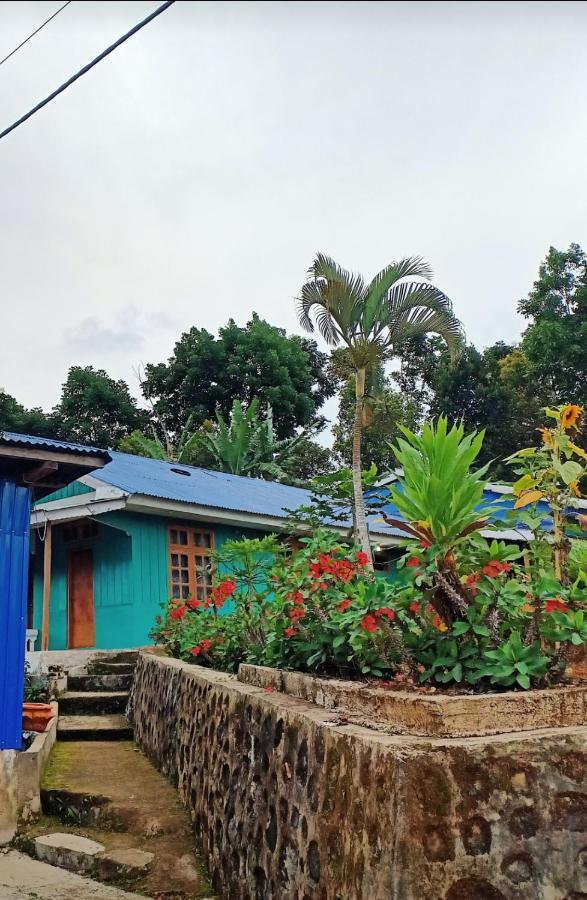 Ferienwohnung Hobbit Hill Ruteng Exterior foto